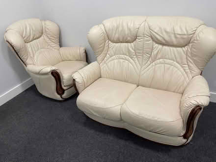 Photo of free Sofas (Harrow HA1) #1