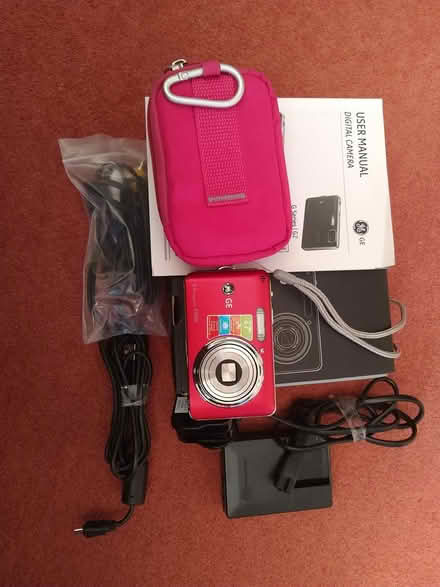 Photo of free EG DIGITAL CAMERA SET-E840S-Red (B90 shirley) #2