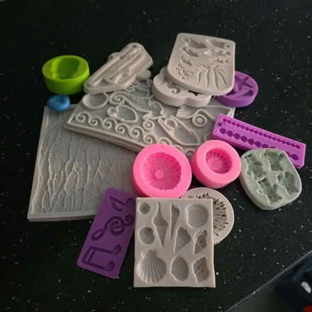 Photo of free Cake decorating icing nozzles silicone moulds in carry box (Clive Vale TN35) #4