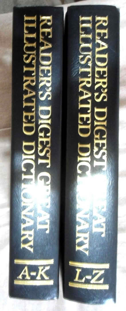 Photo of free A-Z in two volumes Readers Digest Great Illustrated Dictiona (NW10) #1
