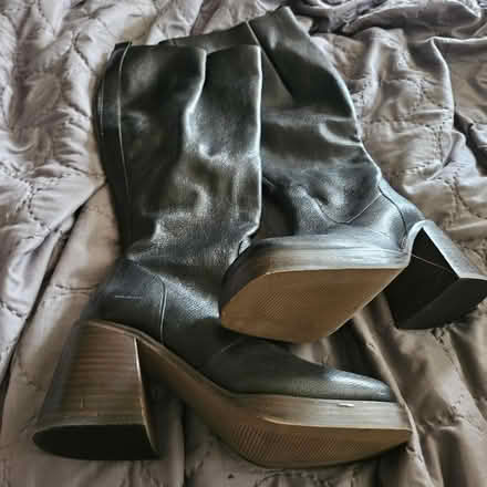 Photo of free Brown boots size 6 (Corstophine EH4 7DN) #2