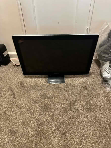 Photo of free Small Vizio TV (Jamaica/Briarwood) #1