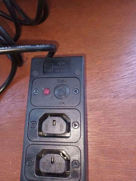 Photo of free 5 way IEC power bar (Woodley RG5) #2