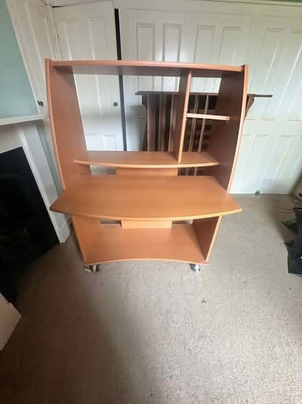 Photo of free Desk (Bn443yl) #1