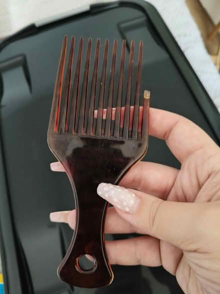 Photo of free Hair comb (SW15) #1