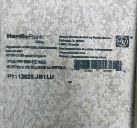 Photo of free New Hardie Board Siding (Palisades NW) #1