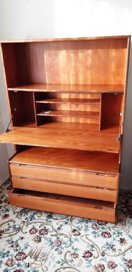 Photo of free Bureau (Priory Village RH15) #2