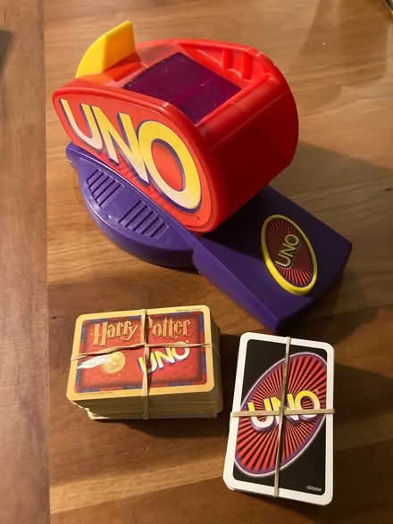 Photo of free Uno Extreme machine & cards (Stock CM4) #1