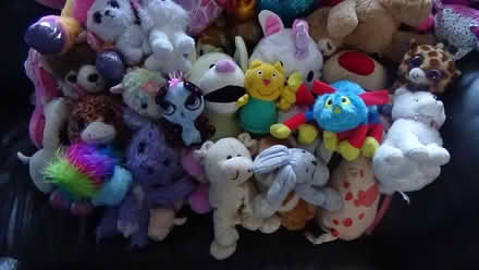 Photo of free Lots of furry stuffed toys (S8 Lowedges) #3