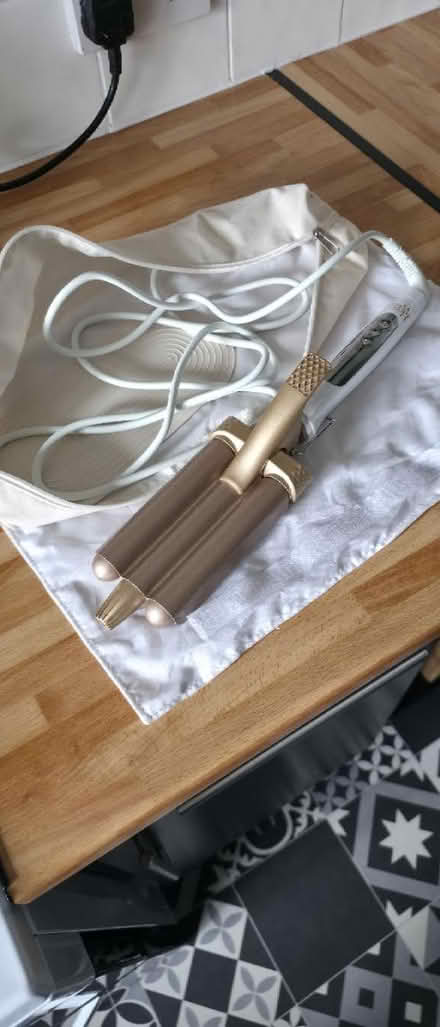 Photo of free Curling iron (Farnborough) #1