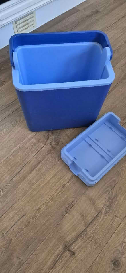 Photo of free Cool box (GL51) #1