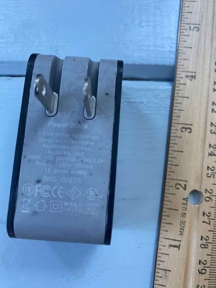 Photo of free USB wall charger (Nr Fresh Pond & Mt Auburn Cem.) #2
