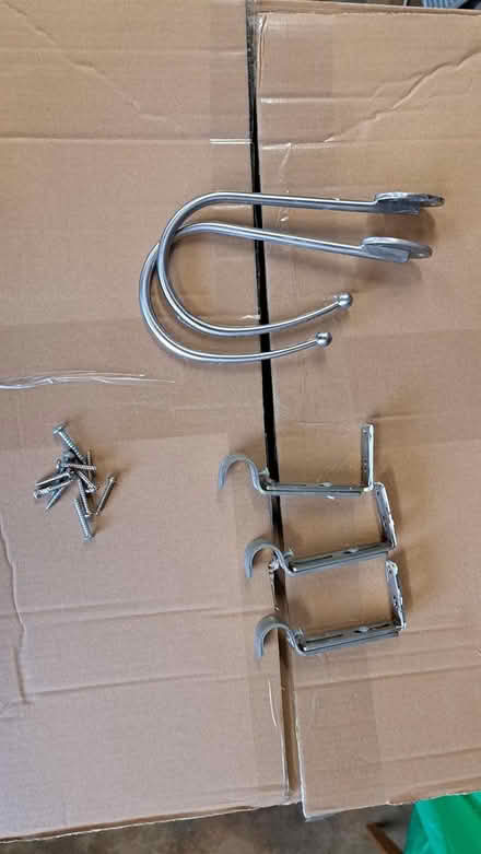 Photo of free Extending curtain pole (Stubbington PO14) #2