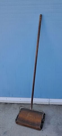 Photo of free vintage carpet sweeper #1