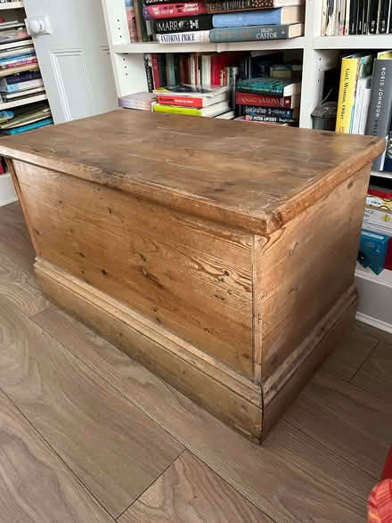 Photo of free Wooden chest (Barnes SW13) #2