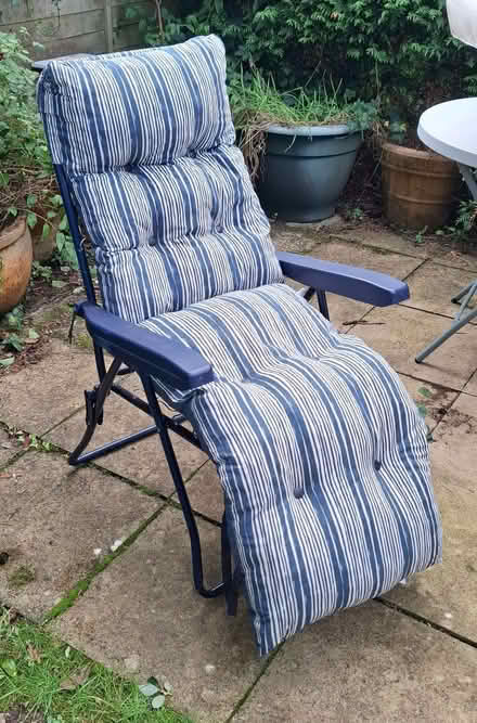 Photo of free Reclining garden chair (Liss GU33) #1