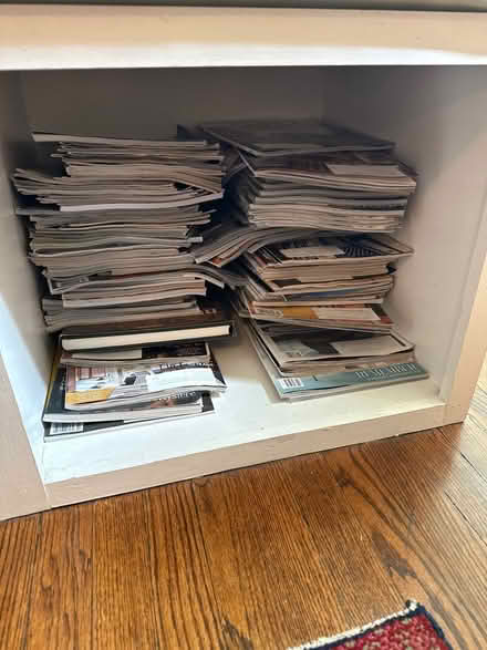 Photo of free Magazines for art & reading (Dempster east of Ridge) #1