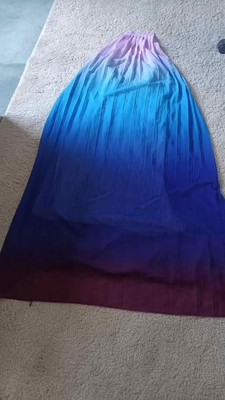 Photo of free Beautiful summer dress, size 12 (White City, W12) #1