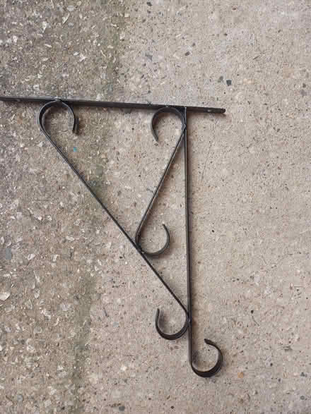 Photo of free Metal bracket (Owlthorpe S20) #1