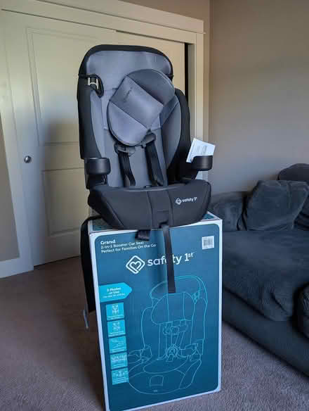 Photo of free Booster/Car Seat (Prineville) #1