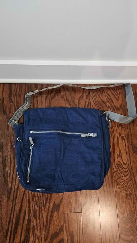 Photo of free Padded lightweight computer bag (by luxmanor school) #1