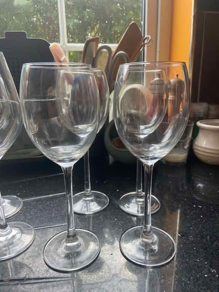 Photo of free Eight wine glasses (BT10) #3