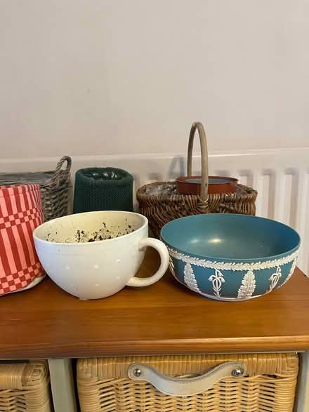 Photo of free Assorted pots (Linslade LU7) #3