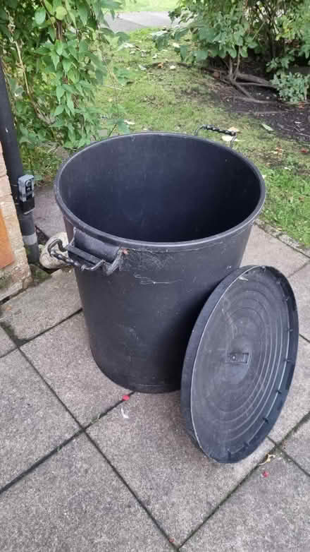 Photo of free Large dustbin with lid (Baillieston, Glasgow G69) #1
