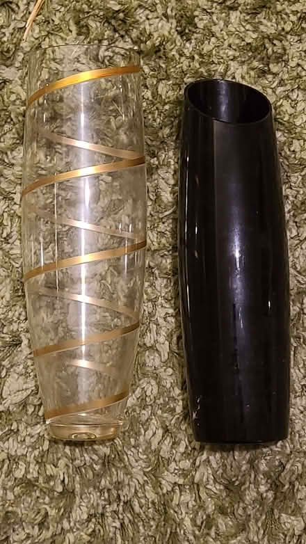 Photo of free 2 glass tall vases (Curbridge OX29) #1