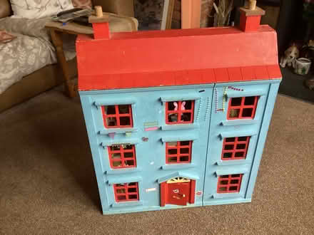 Photo of free Wooden dolls house and furniture (Aylesbury) #1