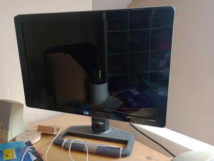 Photo of free HP w2408h LCD monitor Walkley S6 (Walkley S6) #2