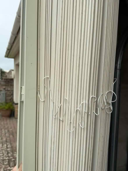 Photo of free 4x off white window blinds (SO41 0NT) #1