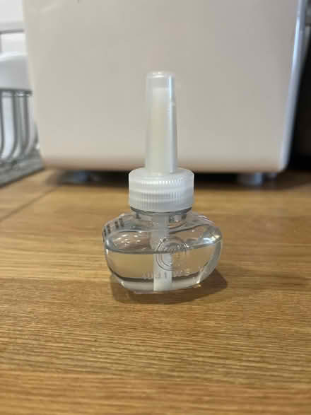 Photo of free glade electric diffuser refill (SK1, central stockport) #1