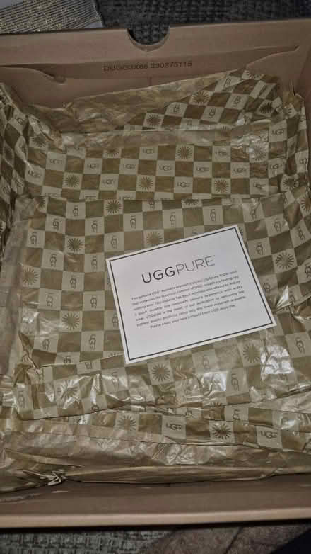 Photo of free ORIGINAL Ugg box (N18 1QD) #1