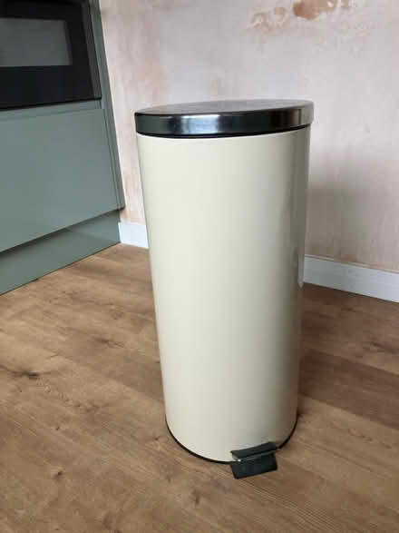 Photo of free Large kitchen pedal bin, cream (Greenhills, East Kilbride) #1