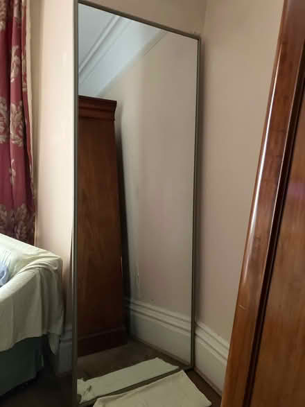 Photo of free Mirrored sliding door (IP1) #1
