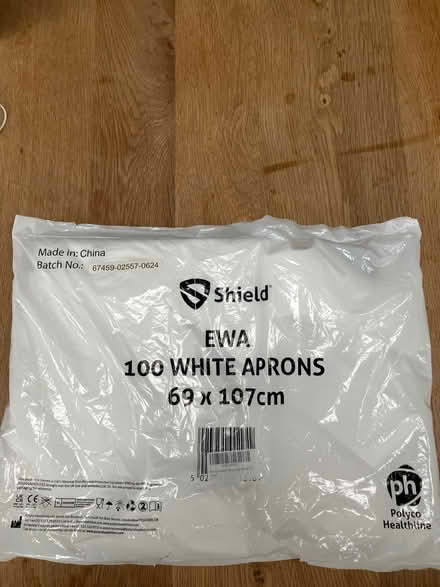 Photo of free Pack of 100 disposable aprons (Thames Ditton) #1