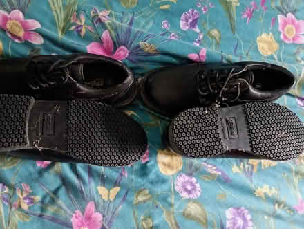 Photo of free Heavy duty work shoes (Mansbridge SO18) #1