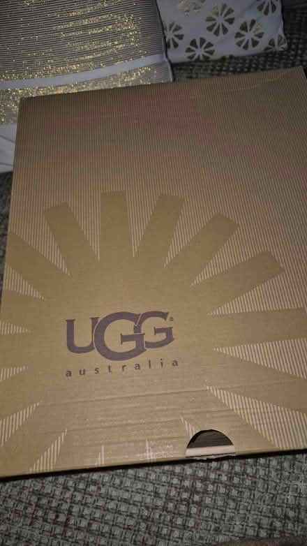 Photo of free ORIGINAL Ugg box (N18 1QD) #2