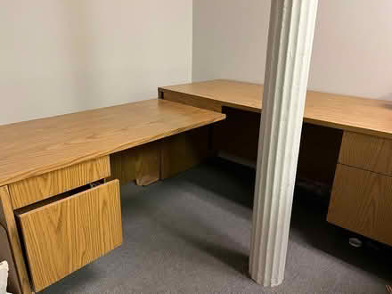Photo of free L-shape desk (221 chestnut street, 19106) #2