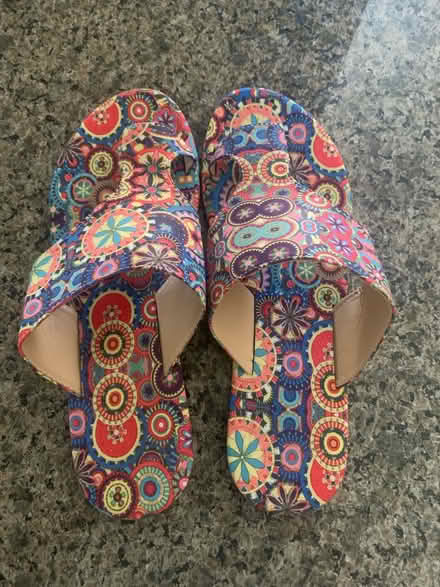 Photo of free Sandals (Burbank Glendale N Hollywood) #1