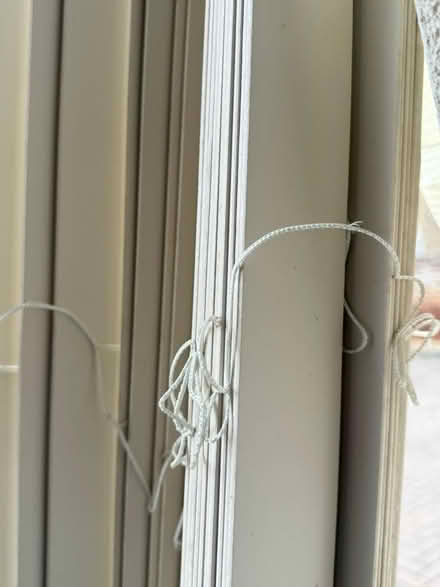 Photo of free 4x off white window blinds (SO41 0NT) #2