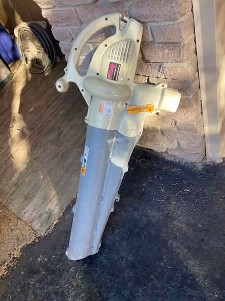 Photo of free electric leaf blower (north of Davis dr) #1
