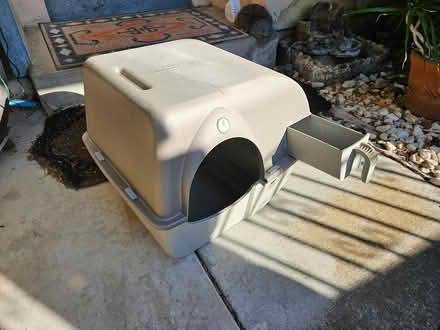 Photo of free Roll'N Clean Litterbox (large) (Union City near Logan High) #2