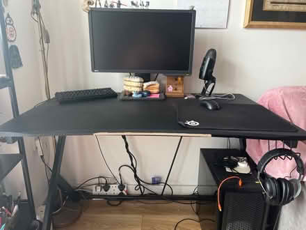 Photo of free black gaming desk (SK1, central stockport) #1