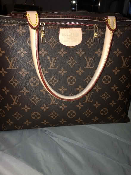 Photo of free Louis Vuitton large bag (Spencers wood RG7) #1
