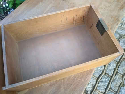 Photo of free Oak desk130cm x 75cm x 67cm (Theydon Bois CM16) #2
