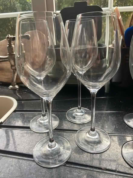 Photo of free Eight wine glasses (BT10) #2