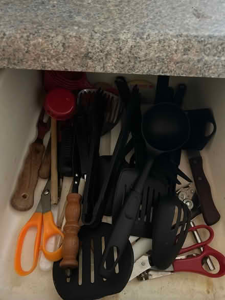 Photo of free Contents of Apartment (Erin Mills) #2