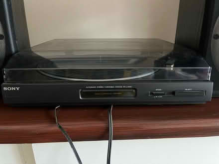 Photo of free Sony turntable and speakers (Tolworth KT6) #2